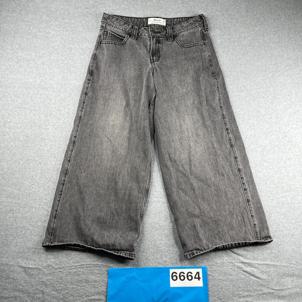 Hollister Low Rise Super Baggy Womens Size 6 Short Casual Black Distressed